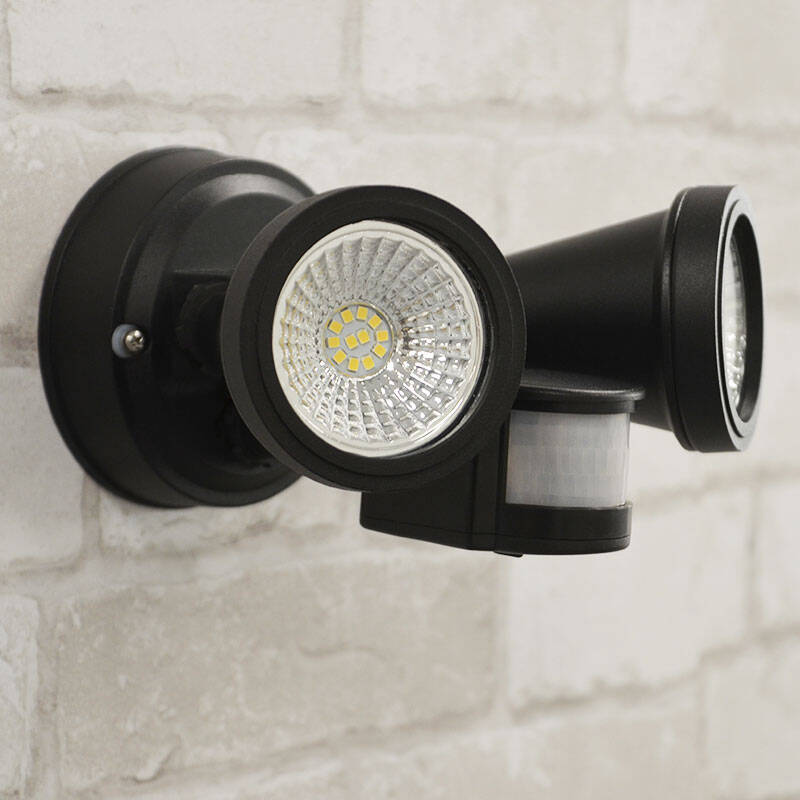 Image of Searchlight 6W 1125Lm Cool White LED IP44 Floodlight with PIR Sensor