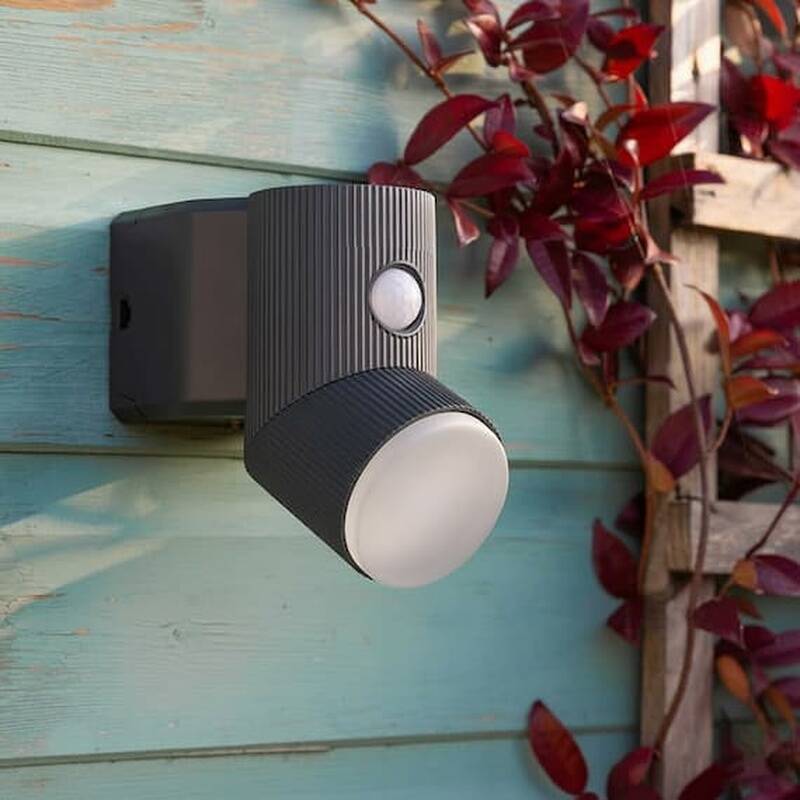 Image of Suri Sentrytwist Solar LED Outdoor Wall Light with PIR Sensor