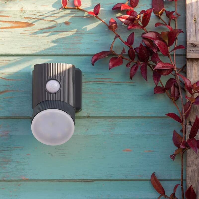 Image of Suri Sentrytwist Solar LED Outdoor Wall Light with PIR Sensor